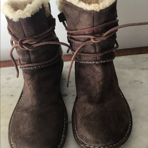 Ugg tie around short boot